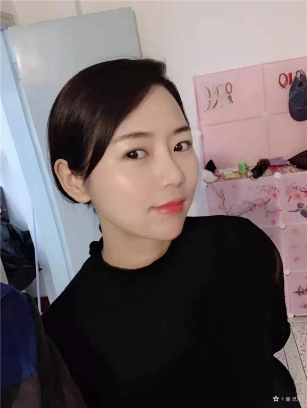 兼具风Sao和温柔的妹子